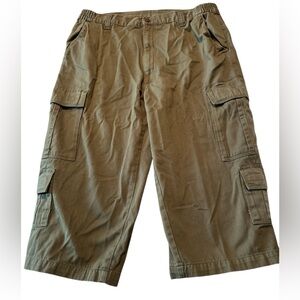 King Size Men’s long khaki green cargo shorts  38 x 30 all cotton